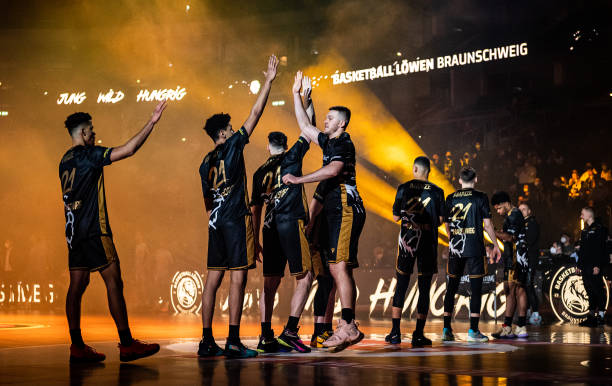 球迷们翘首 球迷们翘首