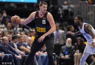 他成功地将 他成功地将